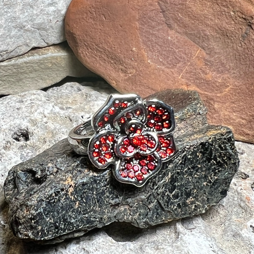 Simulated garnet size 6 flower ring (A-1)